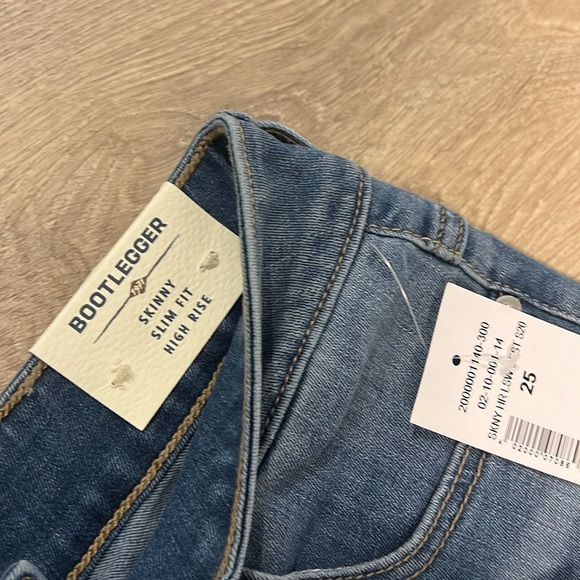 Bootlegger Skinny High Rise Jeans | 25 - Picture 3 of 4